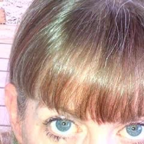 Meet your Posher, Christina - Picture 3 of 4